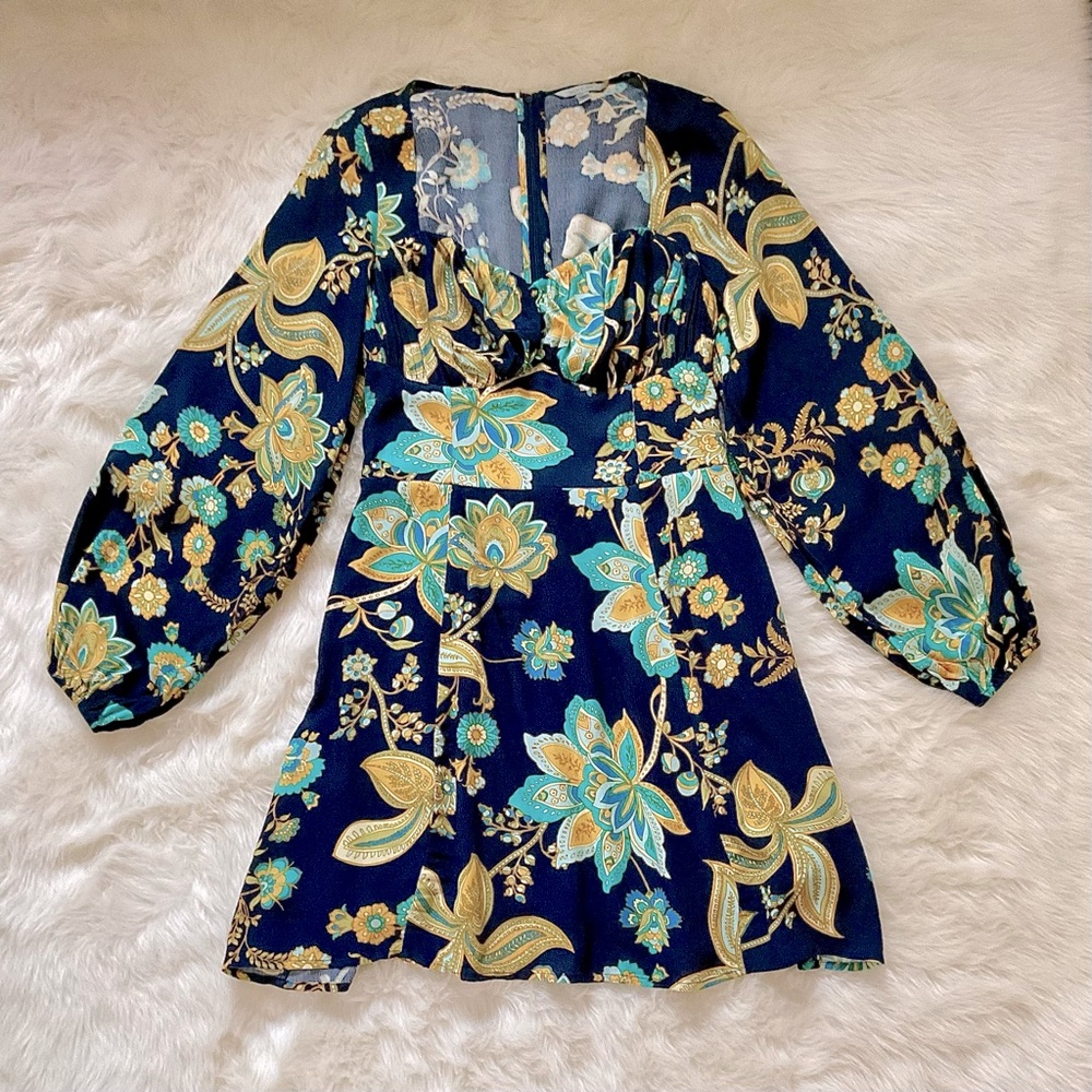 ✨️SALE✨️ GUESS Long Sleeve Katrina Dress in Nature Girl Print NWT